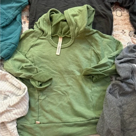 4T Childhoods Hoodie Bundle of 5 Hoodies - Picture 4 of 6